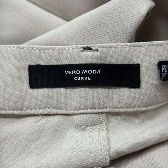 Vero Moda Cream Trousers - Picture 8 of 16